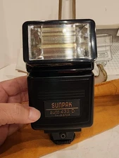 VTG Sunpak Auto 433D Thyristor Swivel Flash Canon or any Camera w Hot Shoe Mount