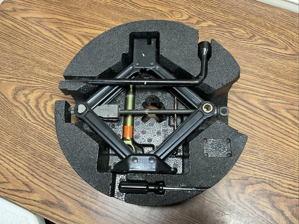 2010 2011 2012 2013 2014 Subaru Legacy Outback neumático de repuesto gato juego de herramientas de espuma!!!! Foto 2 de 4