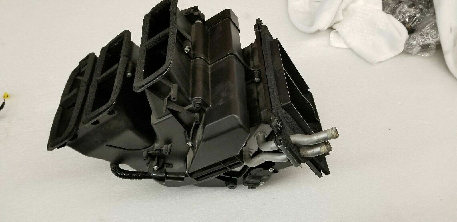 MCLAREN MP4-12C HVAC FRONT AC HEATER BOX UNIT OEM 11A0331CP