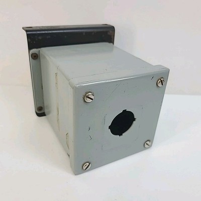 Hoffman E1PBX Extra-Deep Pushbutton Enclosure 4'' x 4'' x 4-3/4'' A-362