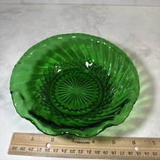 Anchor Hocking Emerald Green Swirl Glass w/ Ruffled Edge Candy/Nut Dish
