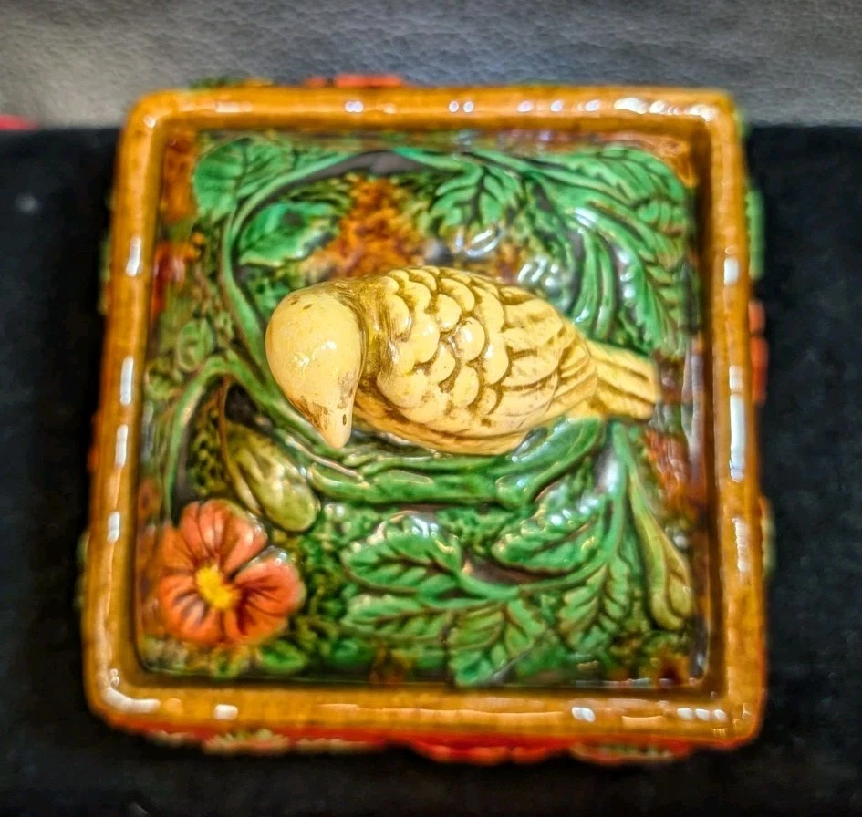 古董Majolica玫瑰和黄鸟盒 — 第 3/4 张图片
