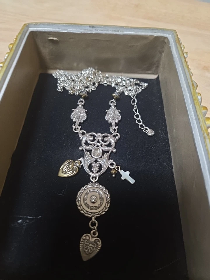 Collar Cristales Swarovski Gris Espiritual Catedral Brighton Foto 2 de 3