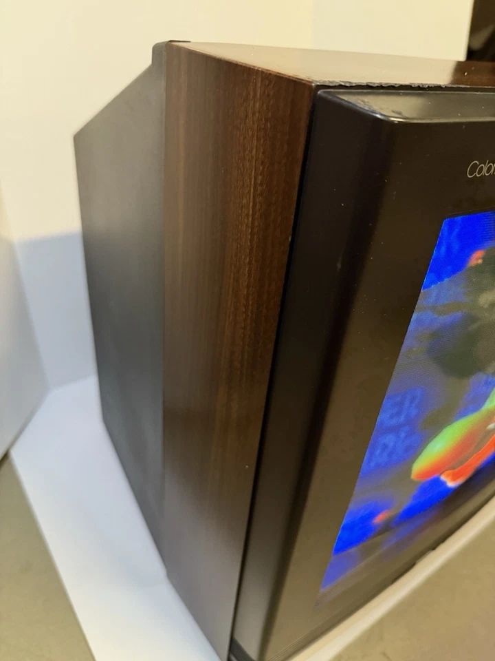 RCA F2057OWN 20" Curved Screen CRT TV Wood Grain - Retro Gaming - Image 3 of 4