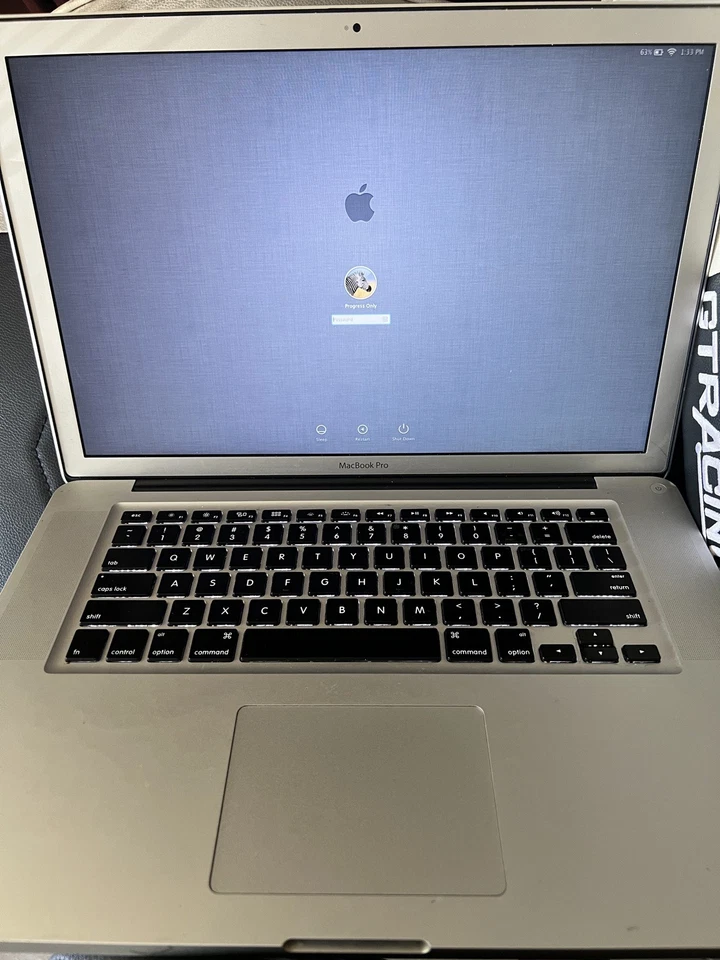 Apple MacBook Pro 16” - Modelo A2141 (2019) Foto 2 de 4