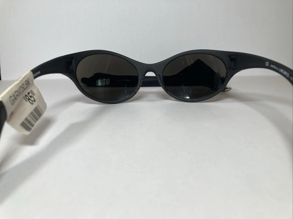 Nuevo de Lote Antiguo Gárgolas Vórtice Lente Plateada Marco Negro Mate Con Estuche Foto 4 de 4