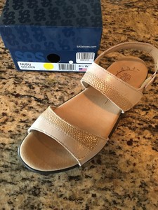 8.5 wide womens shoes