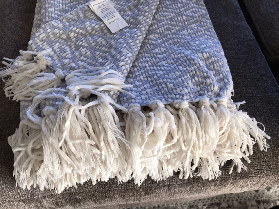 Dearfoams COZY THROW  with Fringe 60x50. Blue and White. NWT - Image 4 of 4