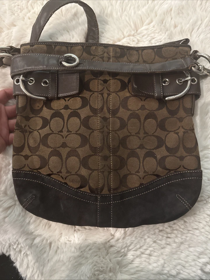 Bolso de Hombro Oach Signature Marrón Lona Cuero Anillo en D Hebilla Estilo Foto 3 de 4