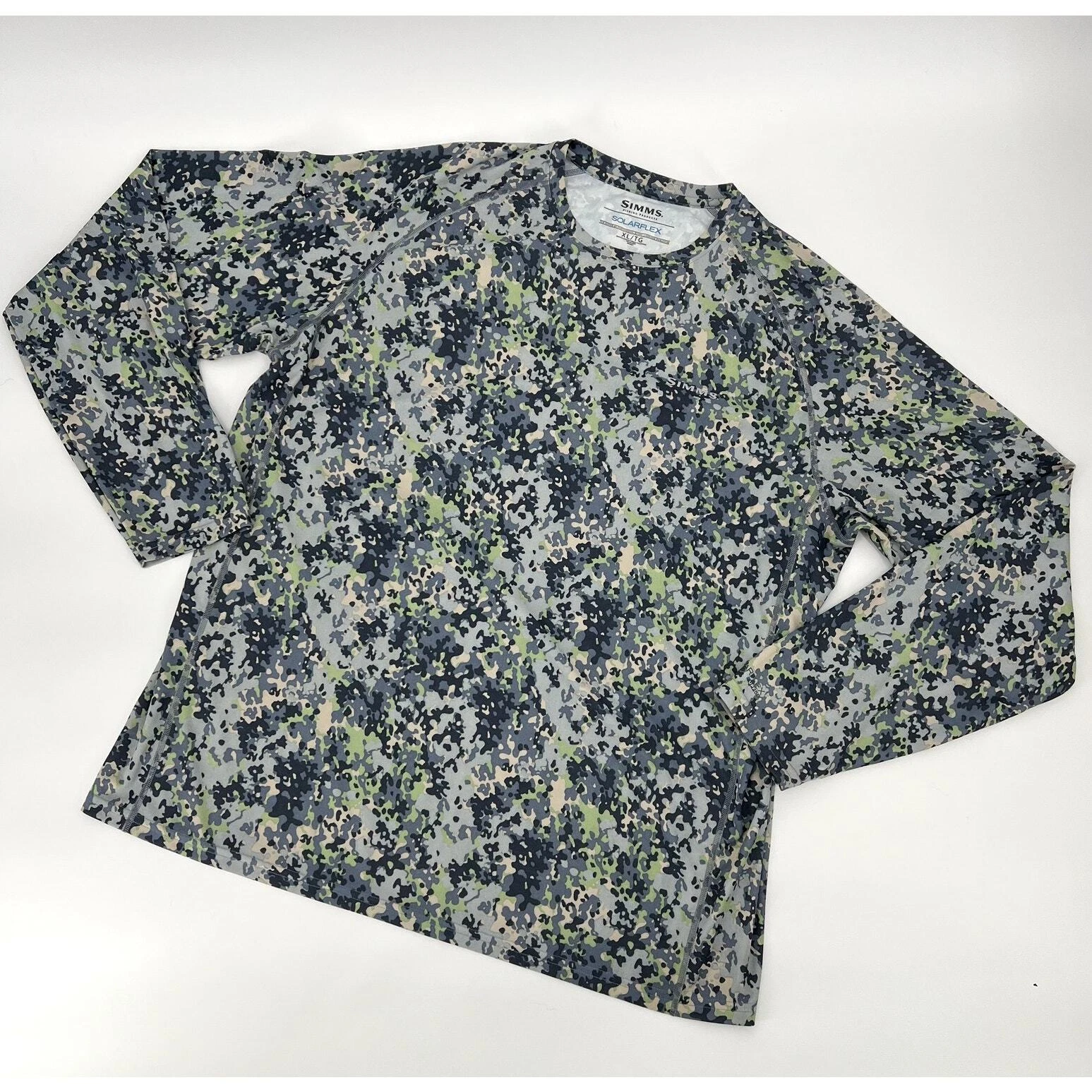 Simms Solarflex Long Sleeve Crewneck Camo Print Fishing Shirt Size XL