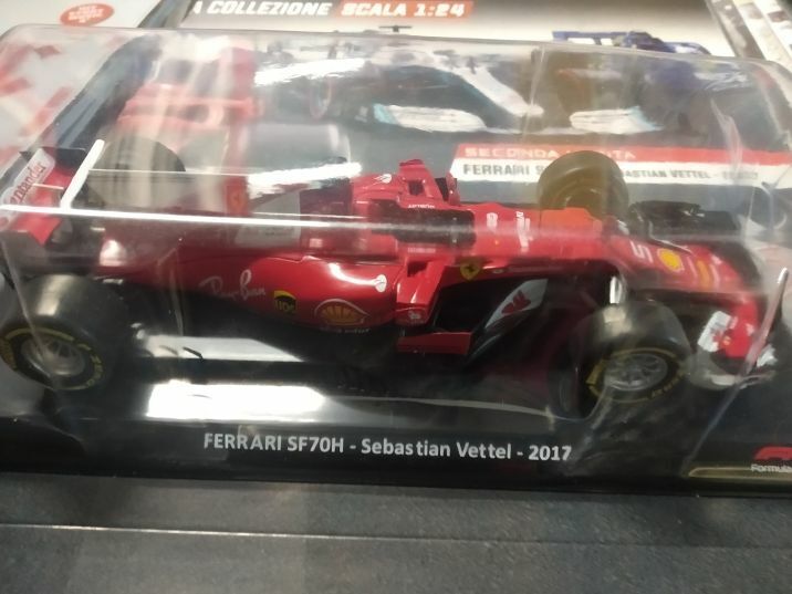 Foto 3 di 109