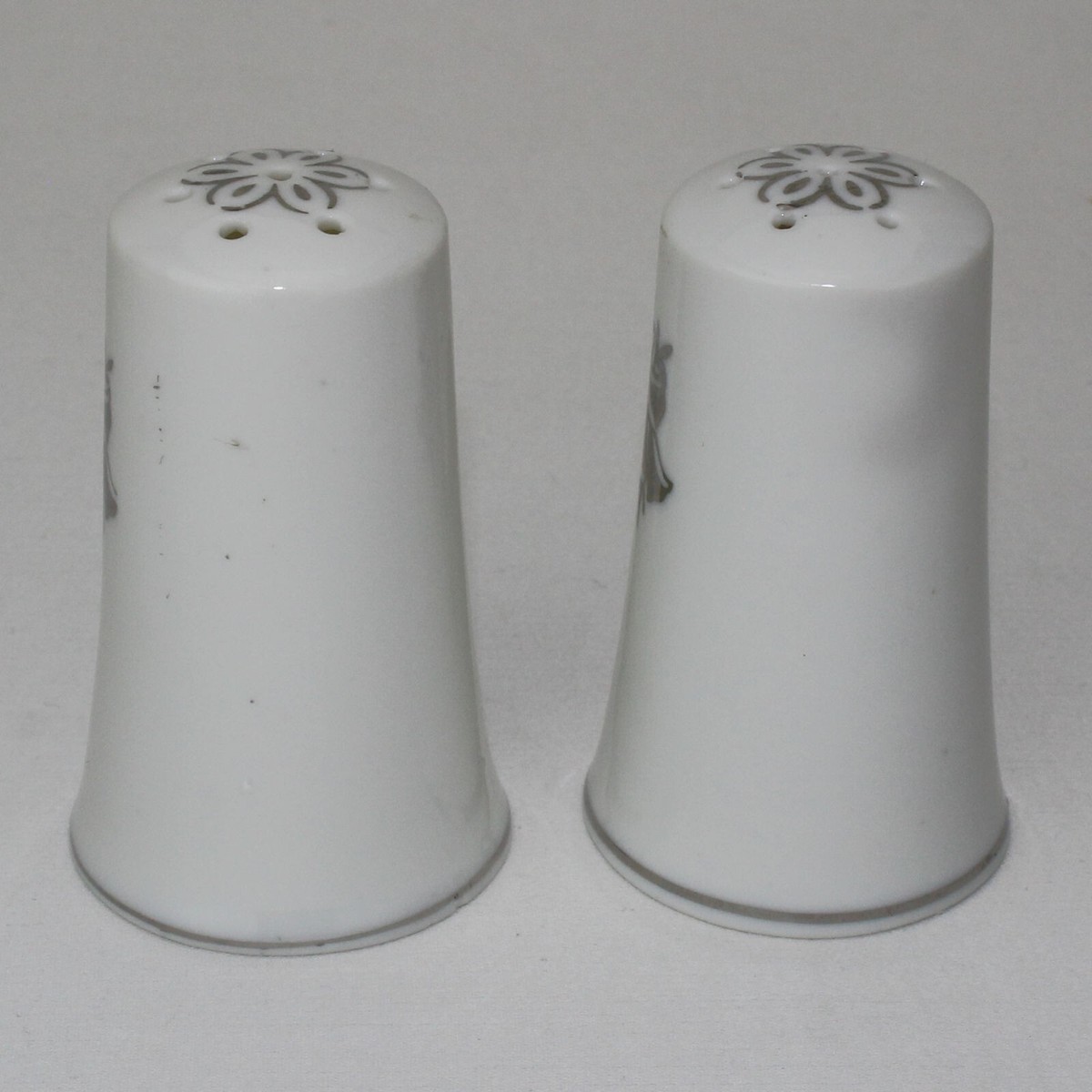 saltページ Salt and Pepper Shakers ~ 25th Silver Anniversary~ Made in