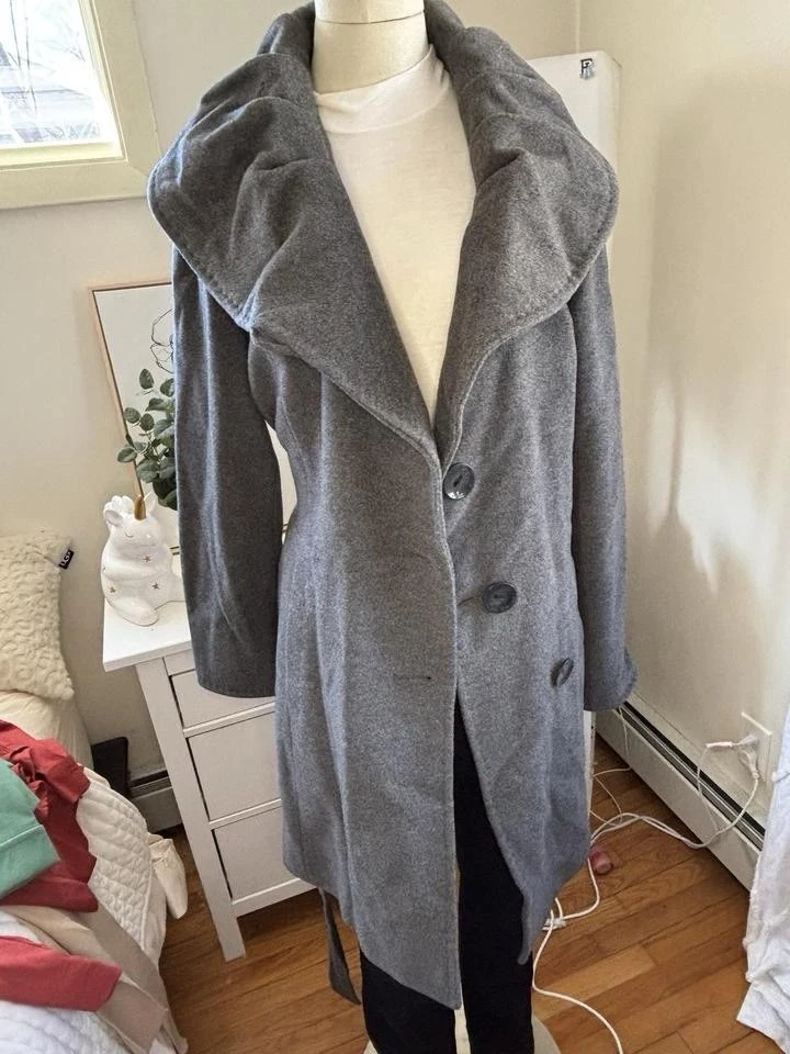 Casaco cinza Ellen Tracy com cinto de gravata e fecho de botão tamanho 14 grande - Imagem 4 de 4