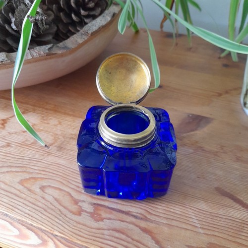 Antique Cobalt Blue Glass Inkwell Hinged Brass Lid Ink Bottle Art Deco? - Picture 13 of 17