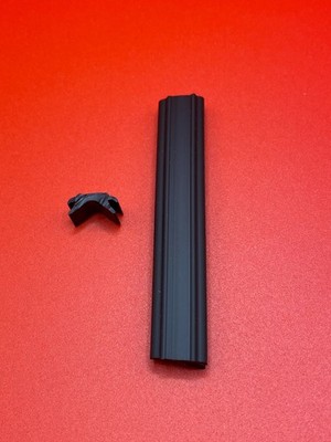 Leistenfüller schwarz Hobby oben 12,5 mm, unten 12,8mm, hoch 5,8mm