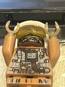 LEGO Star Wars: Finch Dallow Variant RARE FROM 75188 (NEW) comes with cool case!