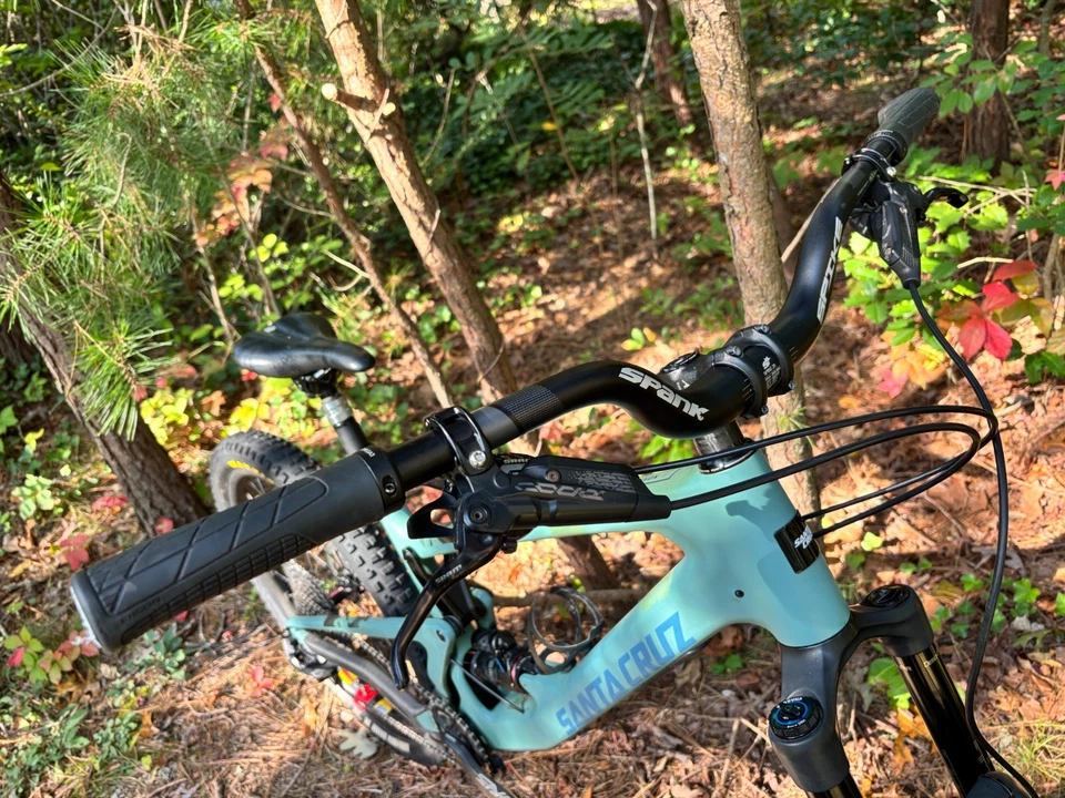 2019 Santa Cruz Bronson Carbon C S | XL | RockShox Super Deluxe/Lyrik Suspension - Image 2 of 4