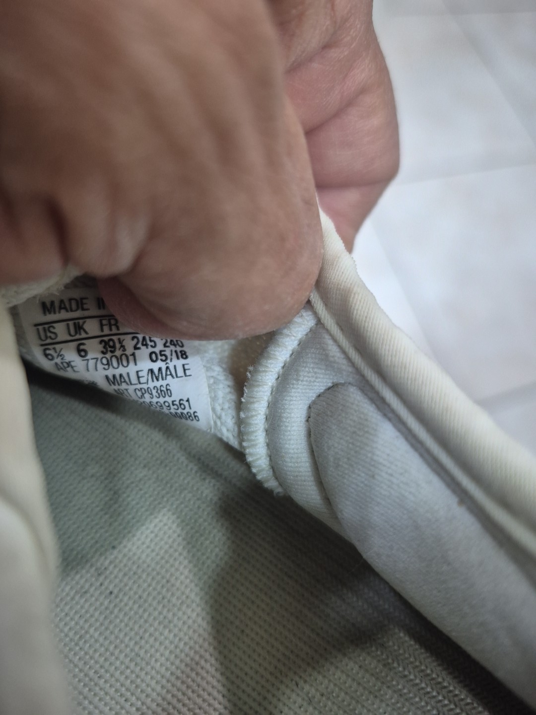 Adidas Yeezy Boost 350 V2 Cream White Triple White Men's Sz 6.5 thumbnail 7