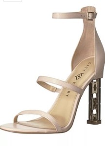 nude heels size 9