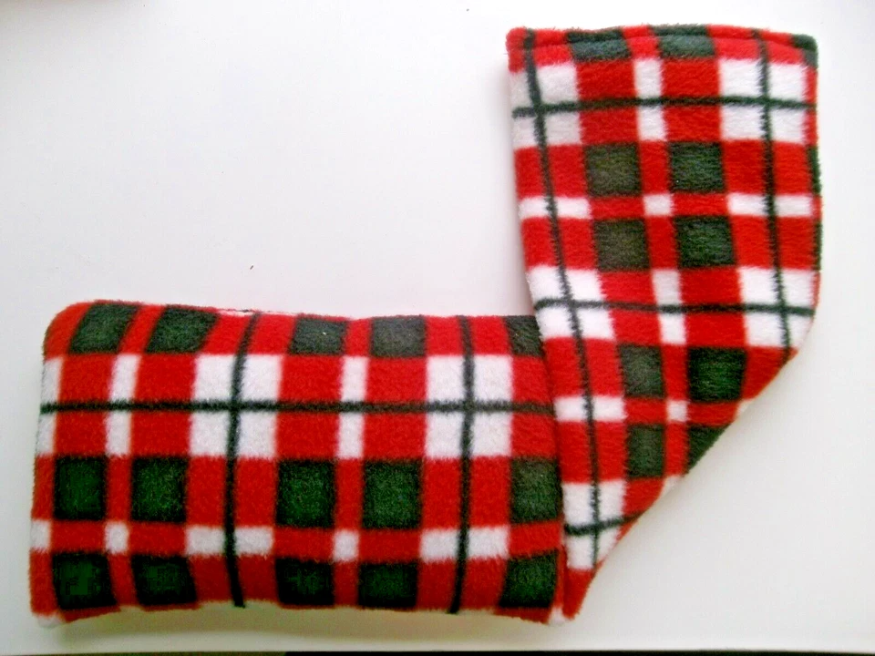 DE VALLE LARGE FLEECE RED / BLACK / WHITE TARTAN WHEAT BAG-HEAT PACK WITH LAVENDER