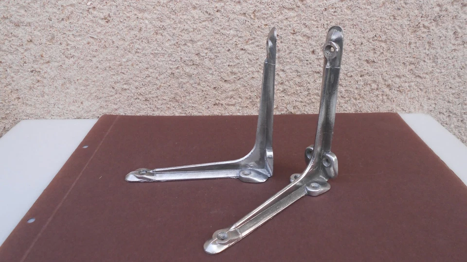 2 anciennes équerres en aluminium / Pour étagère / Quincaillerie - Photo 3/4