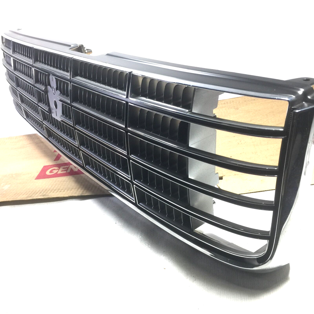 1989-1991 Toyota Crown Majesta GS131 MS132 MS135 Grille Radiator