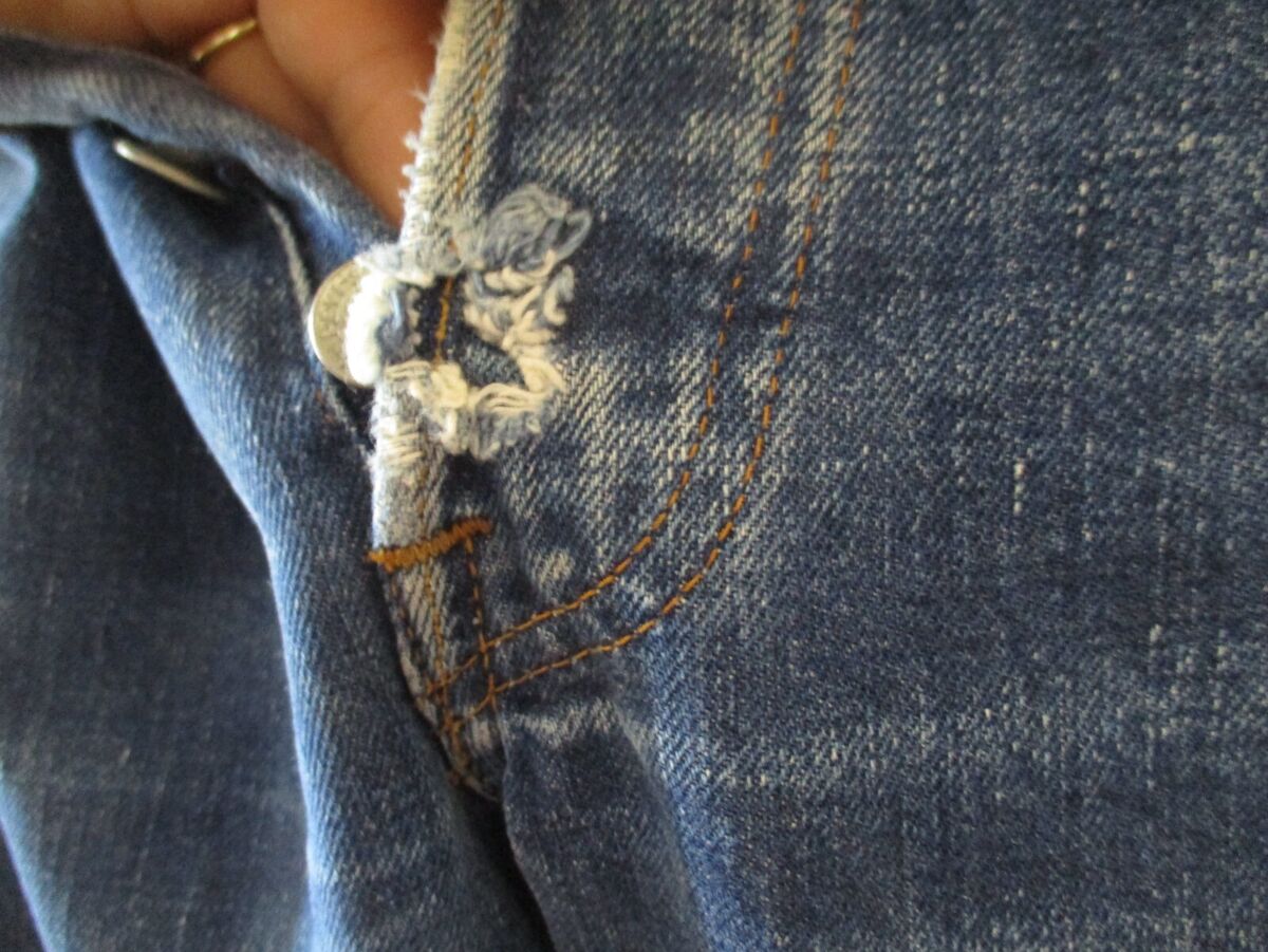 Vintage 1960s Levis 501 Big E Redline Selvedge Blue Jeans Vintage 1960s Levis 501 Big E Redline Selvedge Blue Jeans
