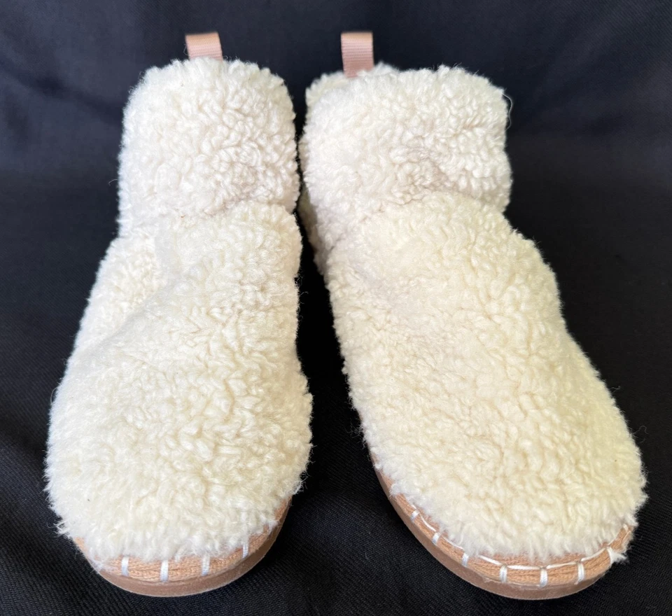 Chinelos-Botas GB Wicked Good Lã Branco Cremoso Feminino Tamanho 8/M - Imagem 3 de 4