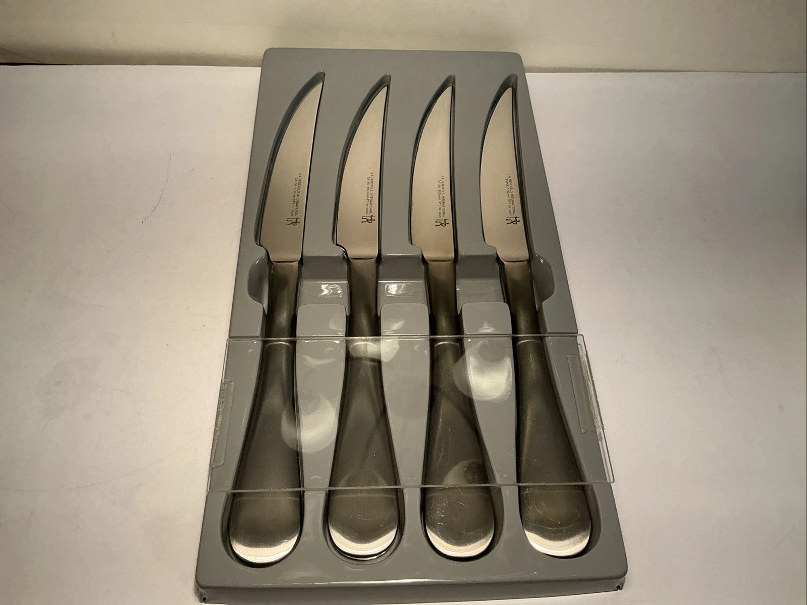 JA Henckels International Set 4 Steak Knives 39301-000 Stainless Serrated