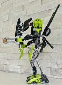 Bionicle Warriors Tuma 8991 .  Complete  .