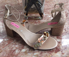 New Betsey Johnson Adalee Gold Glitter Flower Block Chunky Heels Size 10, 125