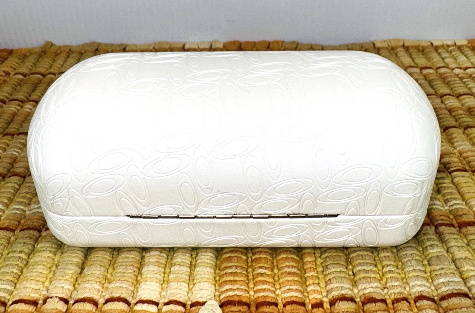 Gafas de sol Oakley "SOLO ESTUCHE" blancas en relieve logotipo O cubierta dura grande Foto 3 de 4