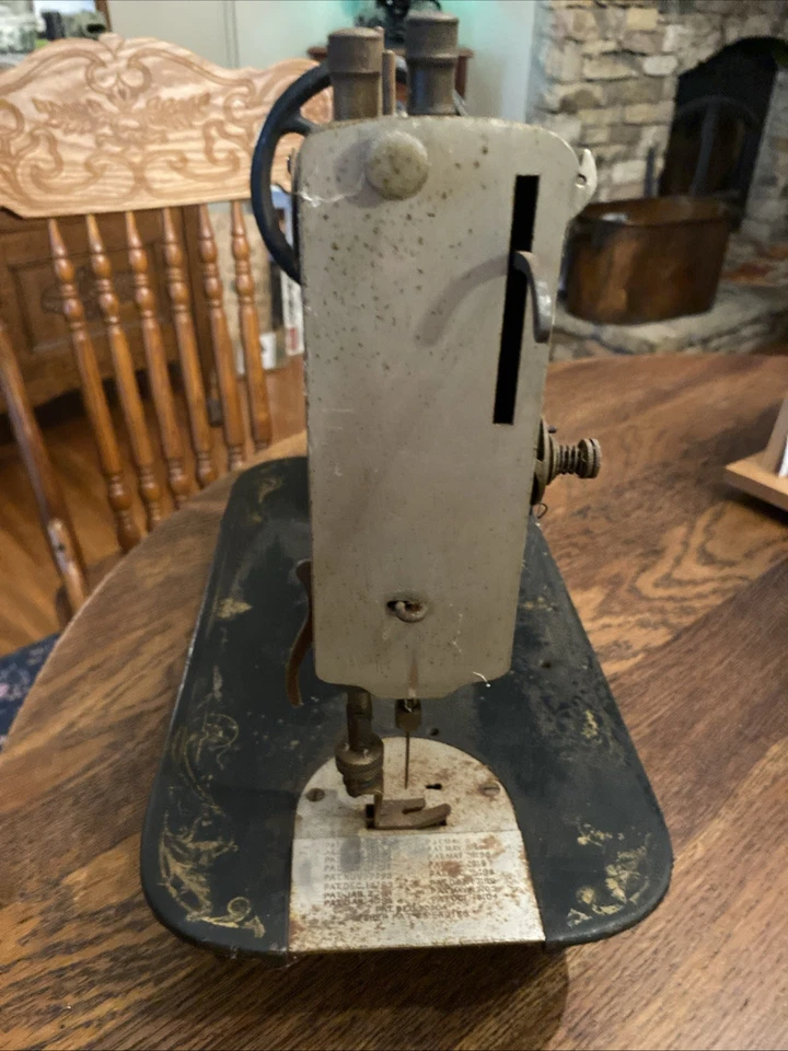 Vintage Standard Sewing Machine Head Non- Electric (Treadle Not Included) - Image 4 of 4