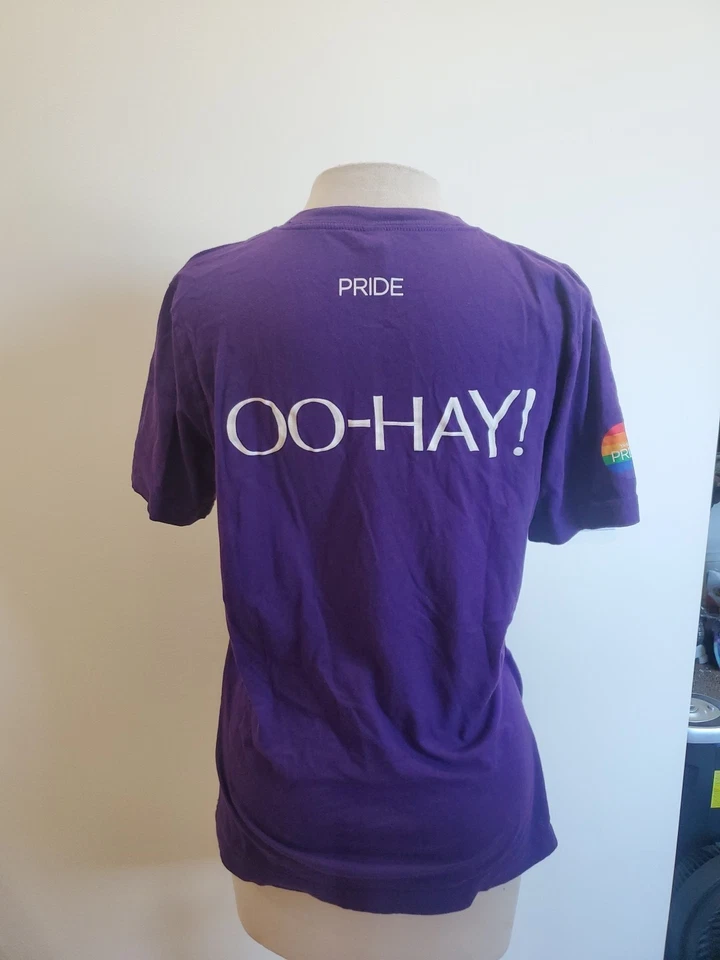 Camiseta RARA De Colección Años 2000 Y2K Yahoo PRIDE Tech Cuello en V Púrpura Mediana LGBTQ Foto 2 de 4