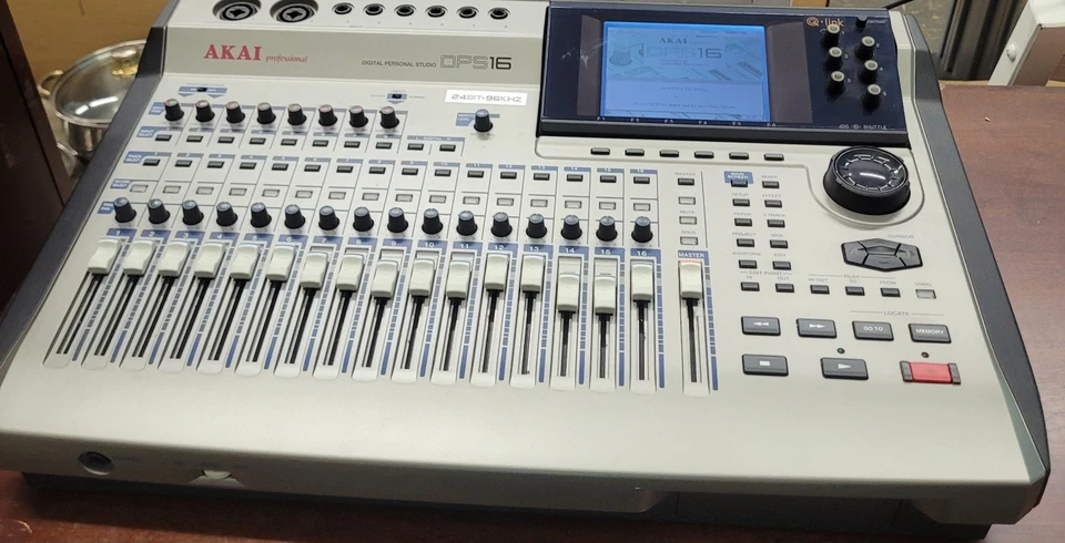 AKAI Professional  & Digital Personal Studio DPS16 16trMTR 24bit 96kHz 10GB HD - Image 3 of 4