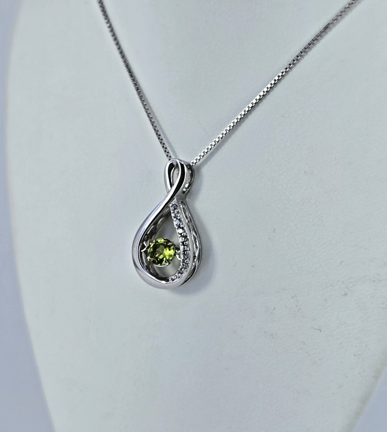 Infinity Loop Sterling Silver Green Tourmaline Di… - image 3