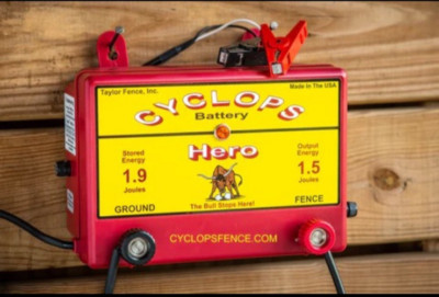 Cyclops Hero 1.5 Joule Battery Powered Fence Energizer Fencer 12 Volt