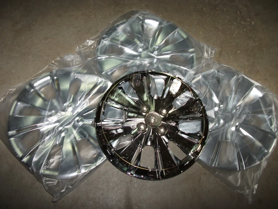 Nuevo Juego de 4 Cubiertas de Rueda Yaris #509-15C 15" Foto 4 de 4