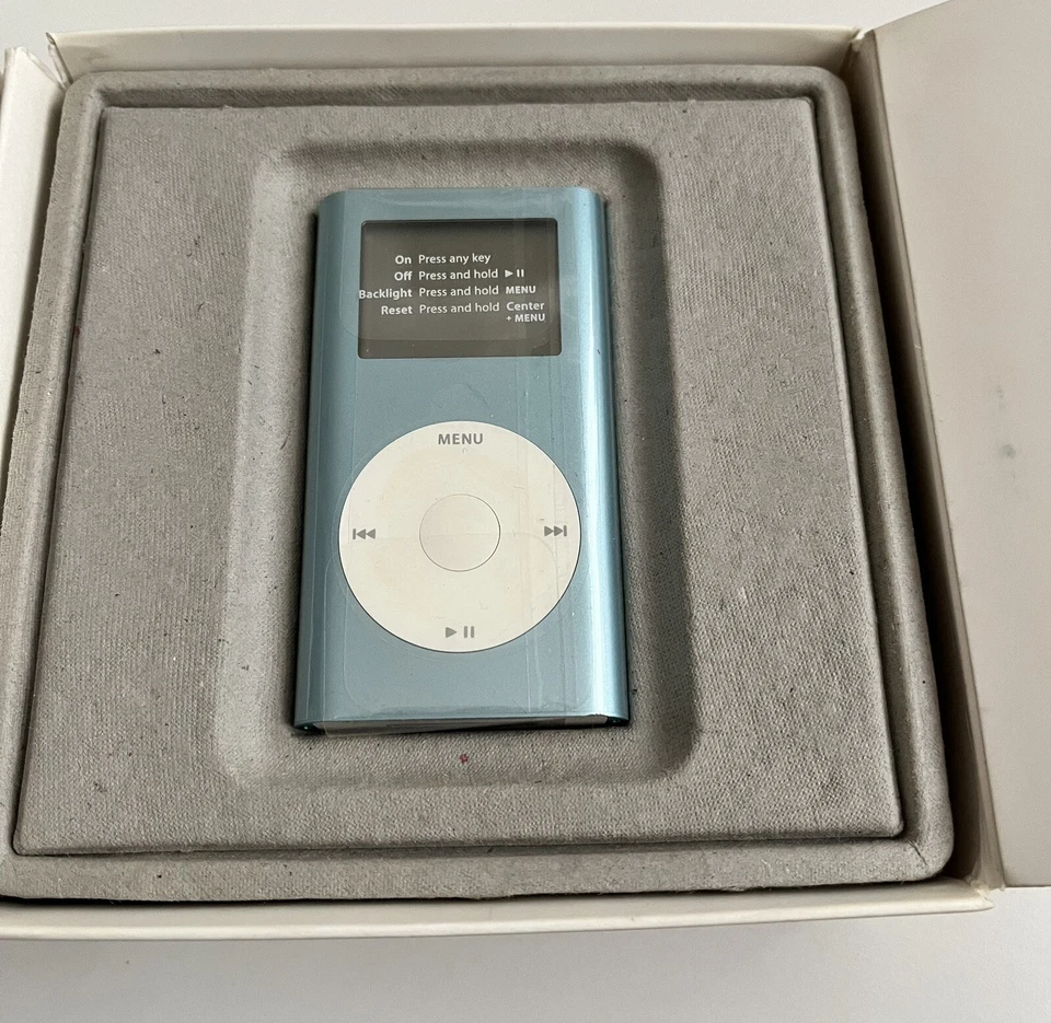 New Old Stock Apple iPod Mini - Vintage Model - Super Rare Collectors Piece 2004 - Image 4 of 4
