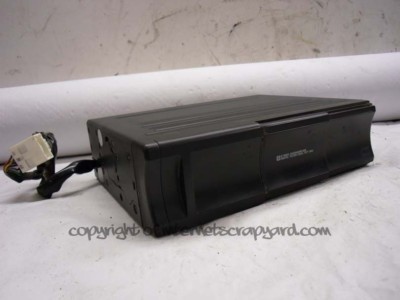 Nissan Patrol Y61 3.0 97-13 GR Original CD Wechsler + Magazin Clarion CAA-355 PP-