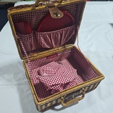 Elizabeth Arden Wicker Picnic Basket Woven Rattan Red Gingham Plates Naptkins 