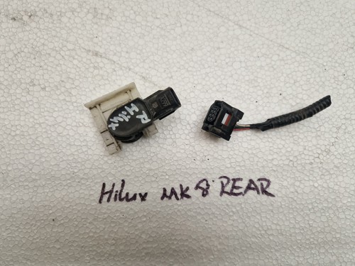 Sensor de estacionamiento trasero negro Toyota Hilux MK8 2018-2021 7103054511 - Imagen 2 de 5