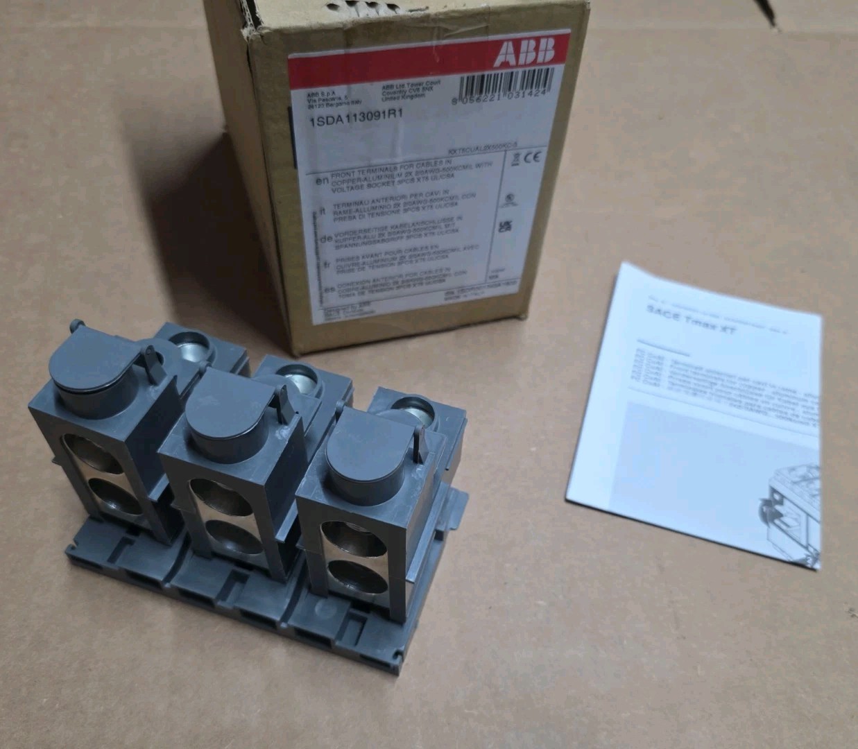 ABB KXT5CUAL2X500KC-3 FRONT TERMINAL Lug Kit XT5 2/0 AWG - 500KCMIL 1SDA113091R1