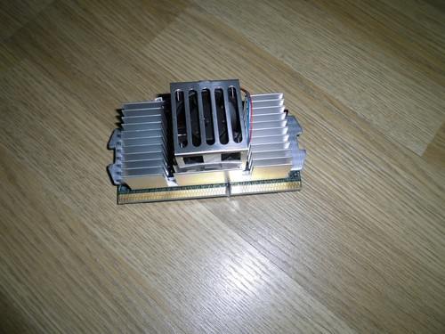 Intel Pentium 2 CPU mit Kühler # Pentium 2 350/512/100/2.0 V S1 SL356 mit Lüfter