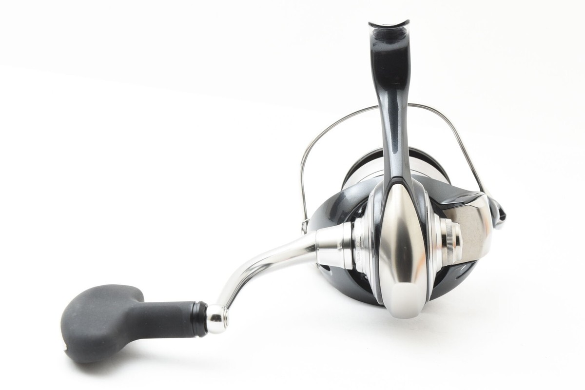 Daiwa 24 Certate LT 4000-CXH Spinning Reel Near Mint from