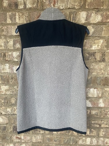 Under Armour Mens NWT Textured Boucle Mission Vest Size Small Gray/Black - Picture 3 of 4