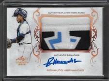 2018 Leaf Trinity RONALDO HERNANDEZ 3 Color Patch Bronze Prismatic Auto Red Sox