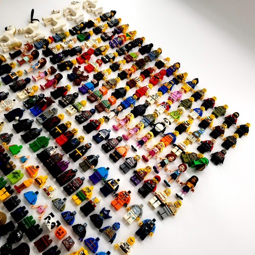 Lego Minifigure Bulk Lot w/ Accessories, Parts, Torsos, Body, Heads 1.10lbs - Picture 18 of 19