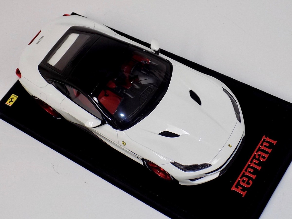 1/18 MR Collection Ferrari Portofino in Gloss white with Shinny