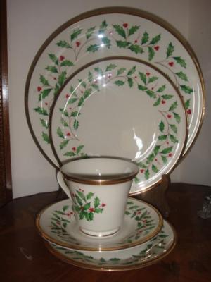Lenox Holiday Gold 41pc Christmas Bone China Dinnerware Set For New USA 
